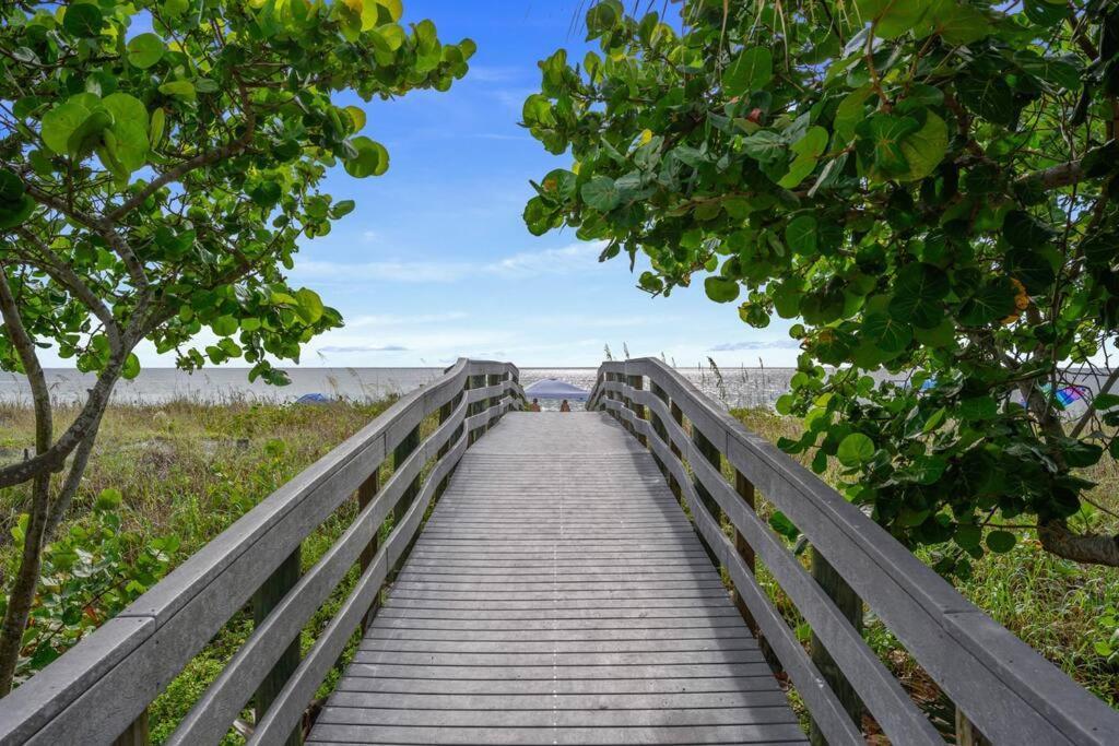 The Spanish Beach Home Only 10Mins From The Beach! 拉哥 外观 照片